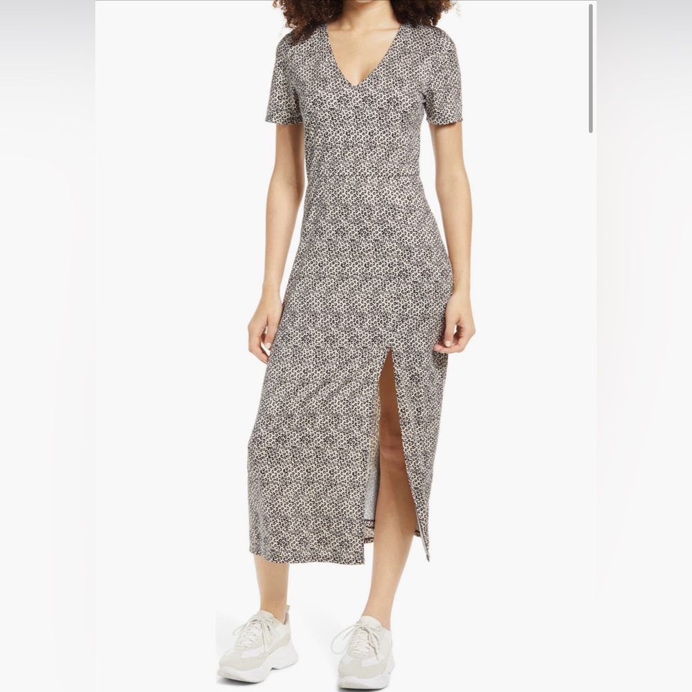 WAYF Alexa Short Sleeve Midi Dress